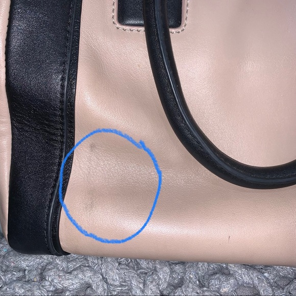 🍀EUC Kate Spade Taupe/Black Duffel style purse - Picture 4 of 7